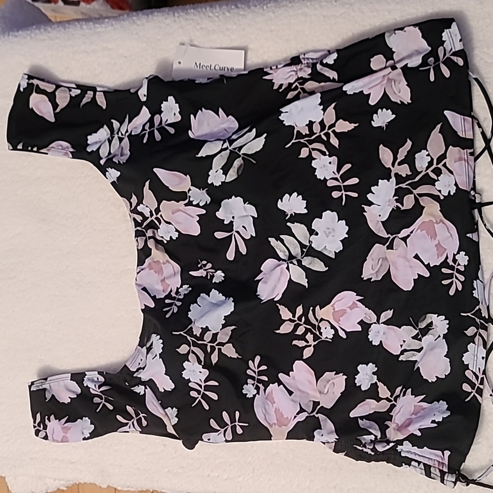 Meet.Curve Tankini top NWT Size 4Xl